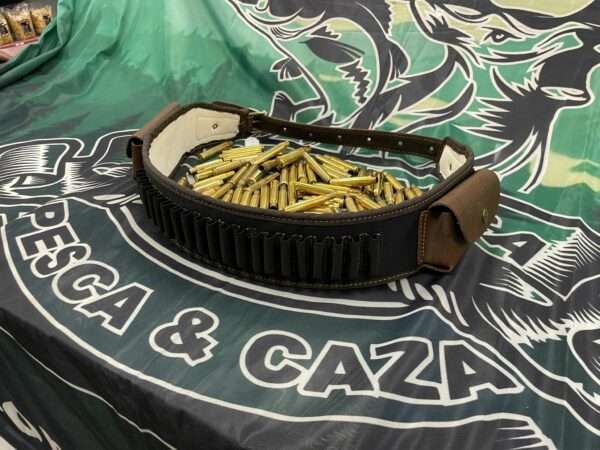 Canana para balas con portacargador y capacidad de 20 cartuchos