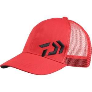 gorra roja negra daiwa