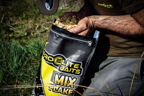 mix flakes 3kg pro elite baits
