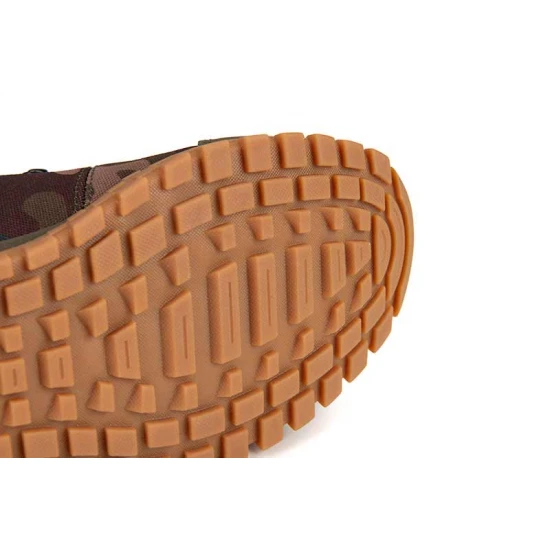 Botas Fox V2 Khaki / Camo, impermeables y resistentes, ideales para terrenos difíciles y largas caminatas.